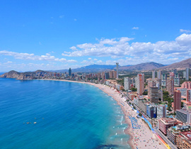 راهنمای سبک زندگی: هزینههای زندگی در کاستا بلانکا در سال ۲۰۲۵