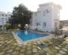 Girne'de Deniz Manzaralı Havuzlu Müstakil Villa