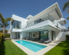 Zeezicht Huizen Op Exclusieve Locatie Nabij Strand In Marbella 1
