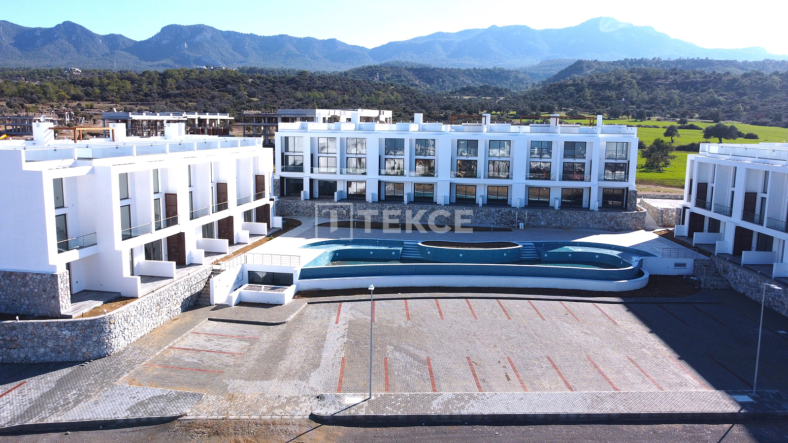 Apartment with Sea View on Main Road in Girne Esentepe