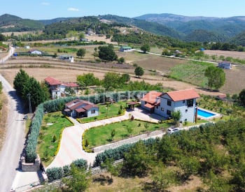 Ruim Huis Met Turks Bad En Zwembad In Kocaeli 6