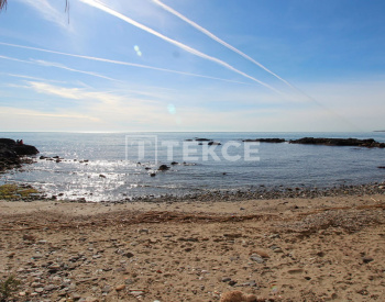 Onroerend Goed Aan Het Strand Op Toplocatie In Benalmádena 7