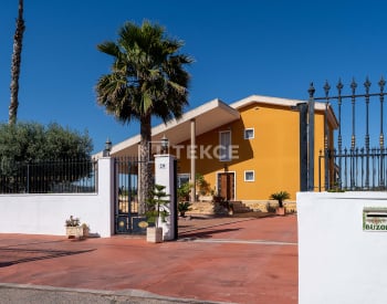 Mediterranean Style Detached Villa on a Large Plot in Orihuela 9