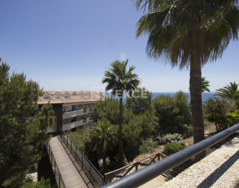 Benalmádena'da Modern Tasarımlı ve Jakuzili Yarı Müstakil Ev 2