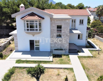 Kuzey Kıbrıs Girne'de Denize Yürüme Mesafesinde Müstakil Villa 1