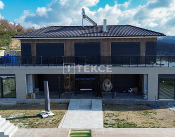 Furnished Detached Villa with Pool and Large Garden in Çamdibi 5
