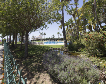 Benalmádena'da Modern Tasarımlı ve Jakuzili Yarı Müstakil Ev 5