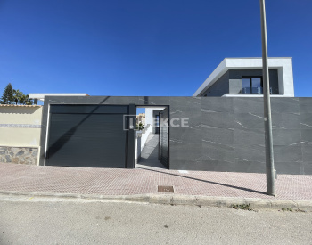 Ciudad Quesada'da Özel Havuzlu Yeni Yapı Villalar 16