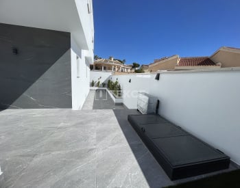 Ciudad Quesada'da Özel Havuzlu Yeni Yapı Villalar 11