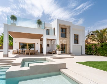 Traumhafte Villa Mit 4 Schlafzimmern, Pool Und Solarium In Orihuela 8