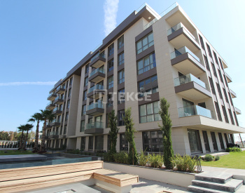 Apartment in a Prestigious Complex in Buyukcekmece Istanbul 1