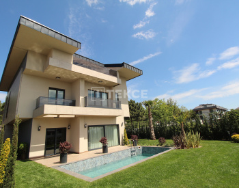 Detached and Semi-detached Villas Near the Beach in İstanbul 1