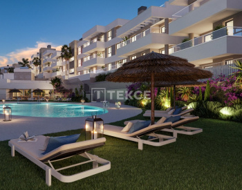 Málaga Estepona'da Deniz Manzaralı Yatırımlık Daireler 4