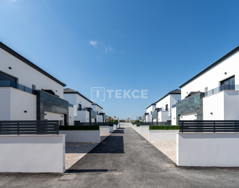 Bungalows Con Diseño Elegante En Gran Alacant Alicante 2