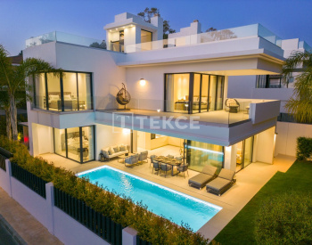 Zeezicht Huizen Op Exclusieve Locatie Nabij Strand In Marbella 5
