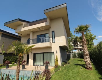 Detached and Semi-detached Villas Near the Beach in İstanbul 2