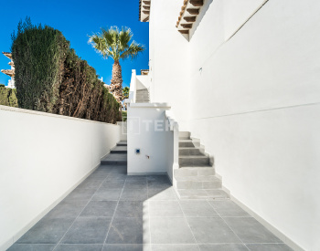 Newly Refurbished Opulent Villa in Alicante La Zenia 9
