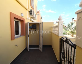 Alicante La Zenia'da Sosyal Olanaklara Yakın Şık Ev 4