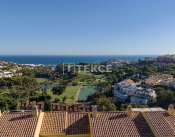 Apartments in Complex Near Golf Course in Torrequebrada Benalmadena 2