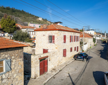 Historic Country House with Pool in İzmir Foça 3
