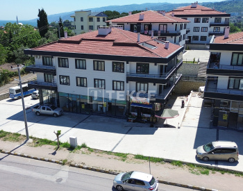 在亚洛瓦（yalova）凯塔兹德雷（kaytazdere）购物，靠近主干道和桥梁。 7