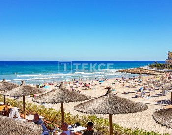 Alicante La Zenia'da Sosyal Olanaklara Yakın Şık Ev 9