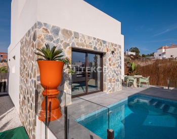 Semi-detached Villas Near the Golf Course in Villamartin 2