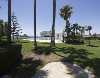 Benalmádena'da Modern Tasarımlı ve Jakuzili Yarı Müstakil Ev 4