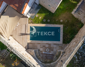 Historic Country House with Pool in İzmir Foça 8