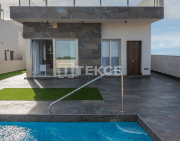 Villas Individuelles De Style Bungalow Avec Vue Sur Le Lac À Orihuela 6