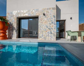 Semi-detached Villas Near the Golf Course in Villamartin 3