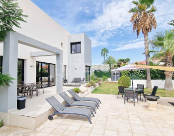 Villa Luxueuse Près Du Centre-ville À El Campello Alicante 5