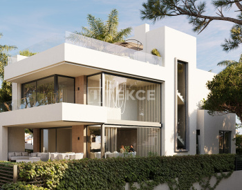Marbella'da Sahile Yakın Geniş Yeni Müstakil Villalar 3