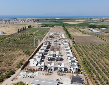 Maisons Dans Un Projet Sécurisé Avec Piscine À Dikili Izmir 1