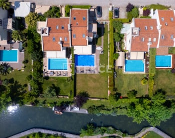 Stijlvolle Villa Met Directe Toegang Tot Het Strand In Istanbul 8