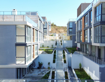 安全地点带游泳池的即租即住公寓 9