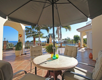 Elegant Villa Med Havsutsikt I Ett Utmärkt Läge I Benalmadena 14