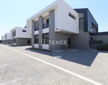 Antalya Döşemealtı'nda Geniş Bahçeli Villalar 3