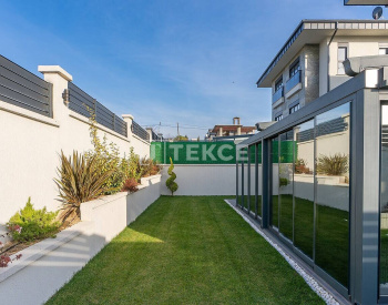 Villa with Outdoor Pool and Parking Space in İstanbul Beylikdüzü 5
