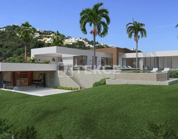 Duplex Detached Villa with Panoramic Sea View in Marbella 3