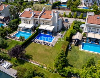 Stijlvolle Villa Met Directe Toegang Tot Het Strand In Istanbul 2