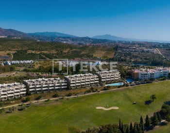 Estepona'da Doğa İle İç İçe Golf Sahalarına Yakın Daireler 11
