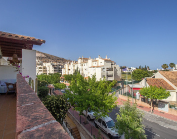 Golf Views Apartment with a Spacious Terrace in Benalmadena