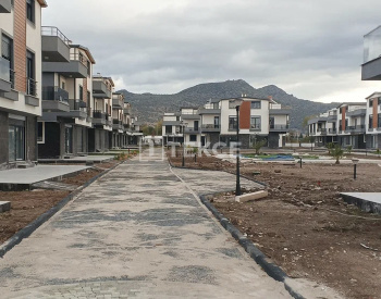 Maisons Dans Un Projet Sécurisé Avec Piscine À Dikili Izmir 9