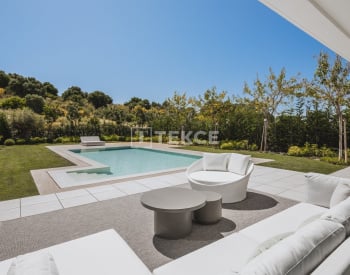 Villas Vues Imprenables Dans Un Quartier Populaire À Estepona 4