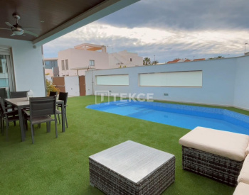 Key-ready Villa with a Pool Near to the Beach in Alicante 5