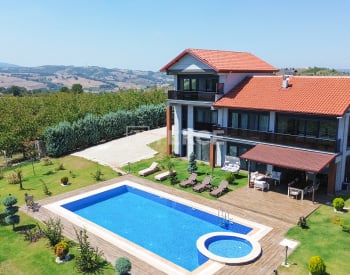 Ruim Huis Met Turks Bad En Zwembad In Kocaeli 3