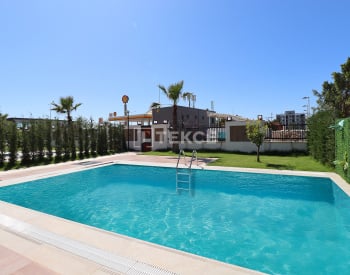 Villor Med Privata Pooler På En Huvudväg I Antalya Altıntaş 3