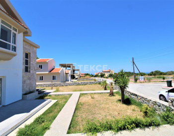 Kuzey Kıbrıs Girne'de Denize Yürüme Mesafesinde Müstakil Villa 3
