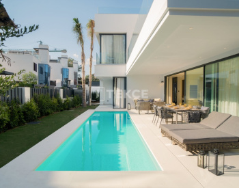 Zeezicht Huizen Op Exclusieve Locatie Nabij Strand In Marbella 3